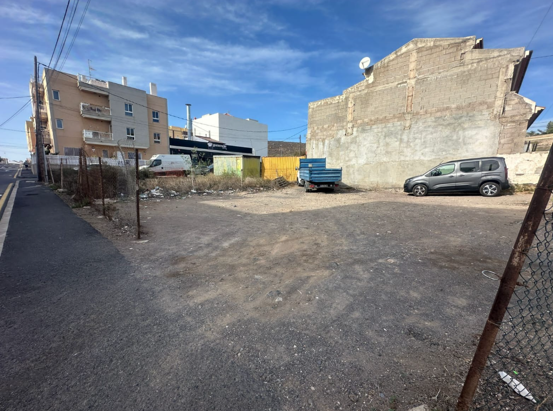 Solar urbano 225m² - Imagen 1